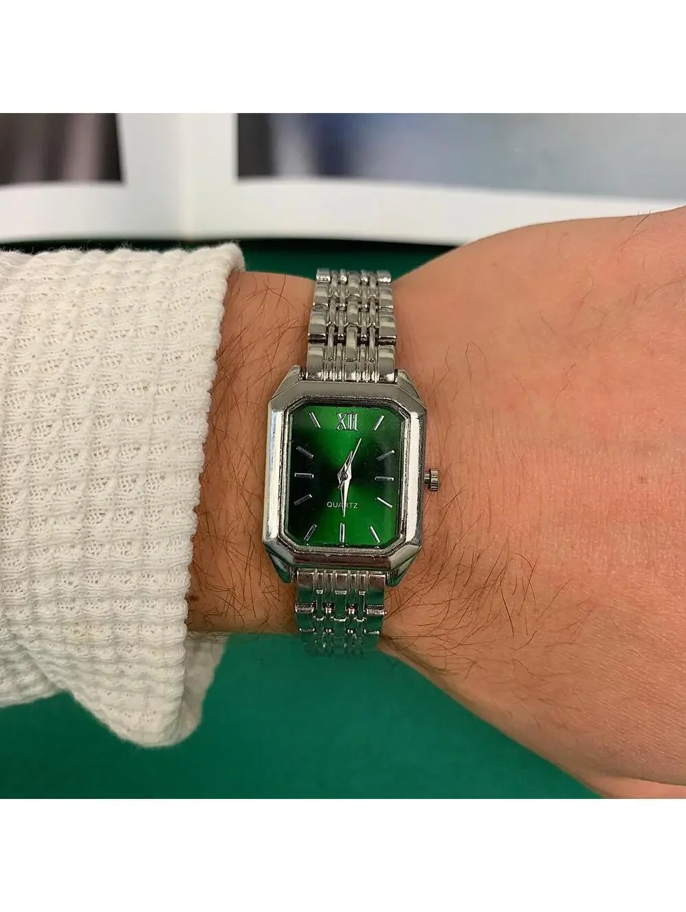 Y2K Vintage Minimalist Silver Stainless Steel Essential Watch 8.5 Inch Unisex